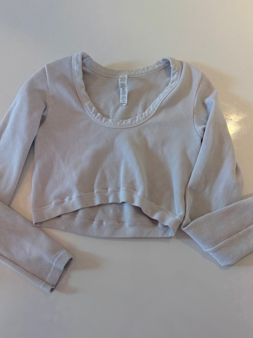 ALO Yoga White Ribbed Cropped Scoop Long Sleeve Top